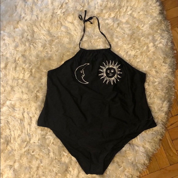 Boohoo Plus Other - NWOT Plus size halter one piece swimsuit